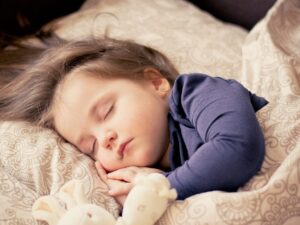 Conseils pour une routine du coucher apaisant pour les enfants
