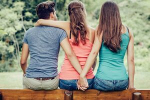 Thérapie de couple après une infidélité : peut-on vraiment reconstruire la confiance ?