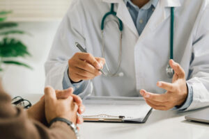 Trouver un docteur le dimanche : nos astuces pour obtenir une consultation en urgence