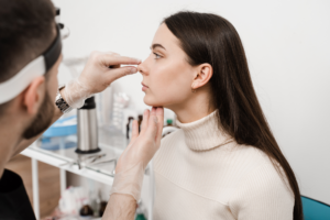 La rhinoplastie : le voyage de transformation à travers l'art et la science