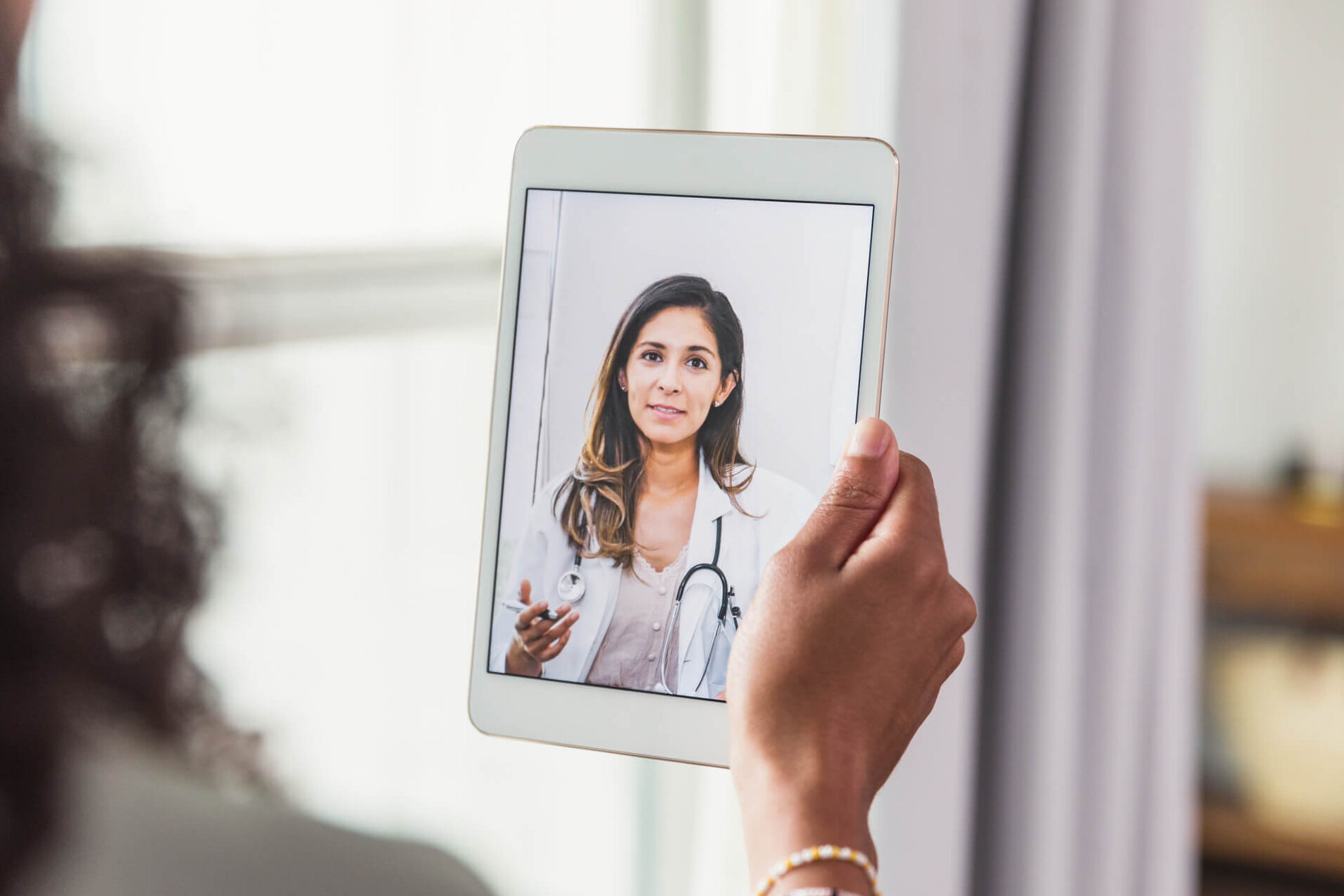 Comment contacter Qare pour une téléconsultation médicale efficace ?