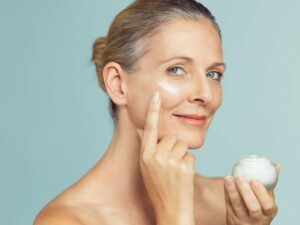 Adoptez une routine anti-âge en 5 étapes simples