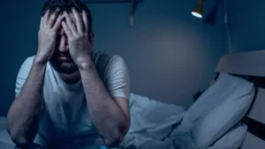 Crises d'angoisses nocturnes: causes, symptômes et solutions