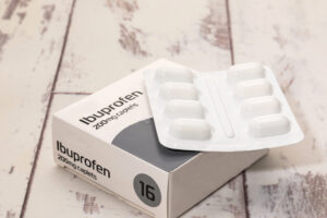 Quel anti-douleur dentaire sans ordonnance choisir?