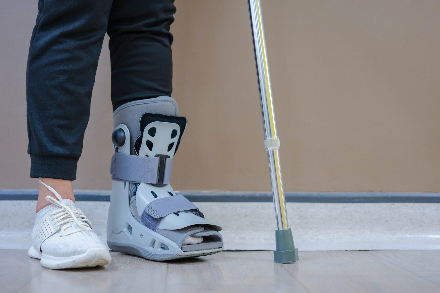 Peut-on Marcher Sans Béquille Avec Une Botte Orthopédique?